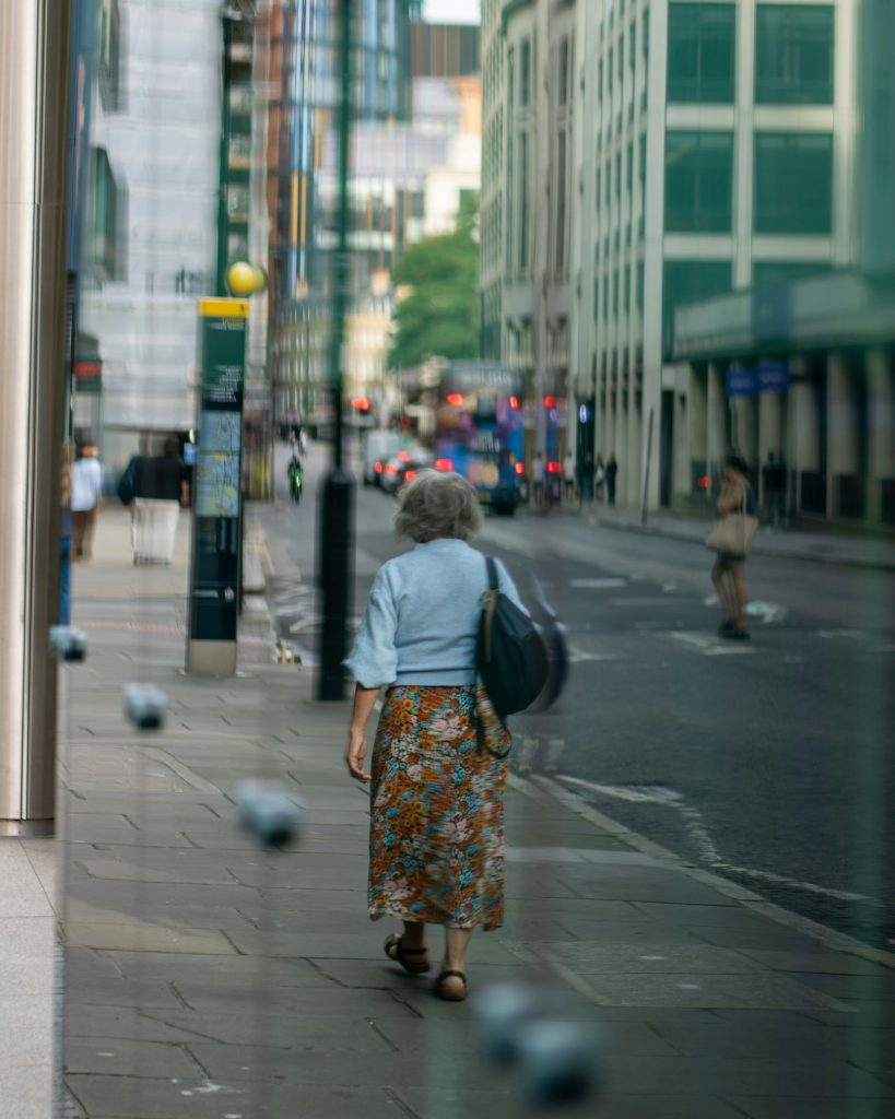 Program terapeutic 8 Fizioterapie respiratorie pentru seniori – exerciții de respirație profundă sub supravegherea terapeutului